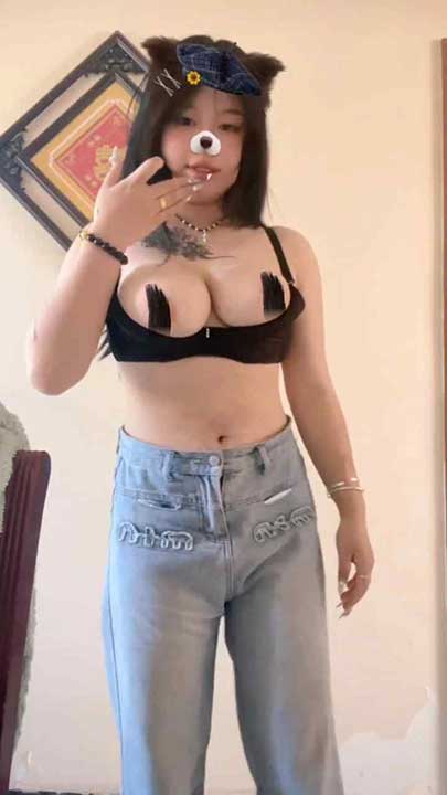 快手 小宝 微胖萌妹露脸裸舞12V