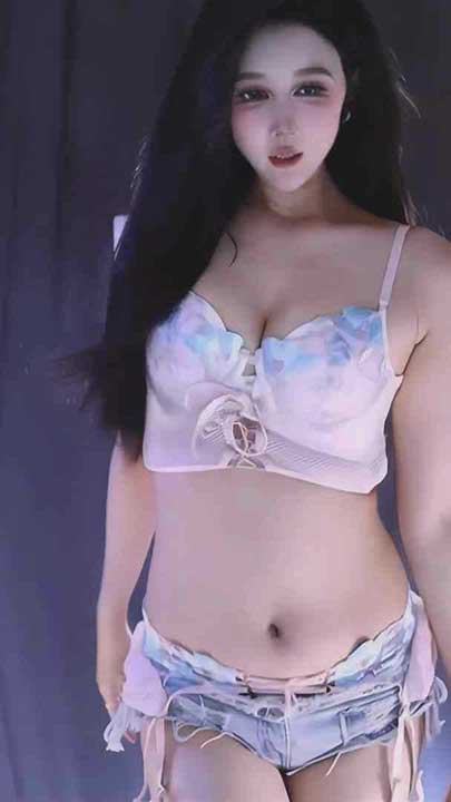 漂漂 KK佰星 漏内骚舞精选5V【741M】