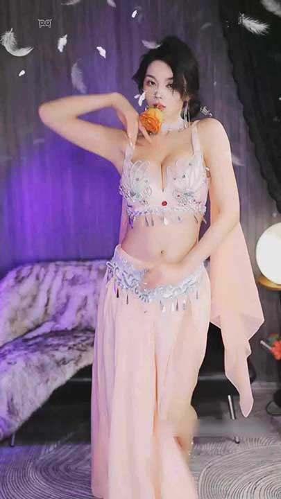 网易CC 温凉 多反差巨乳主播，半乳抖胸骚舞15V【1.77G】