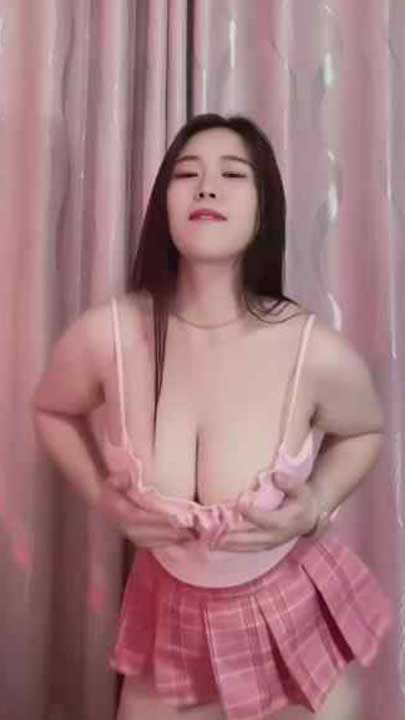 快手 小葡萄 真空巨乳抖胸骚舞8V【240M】